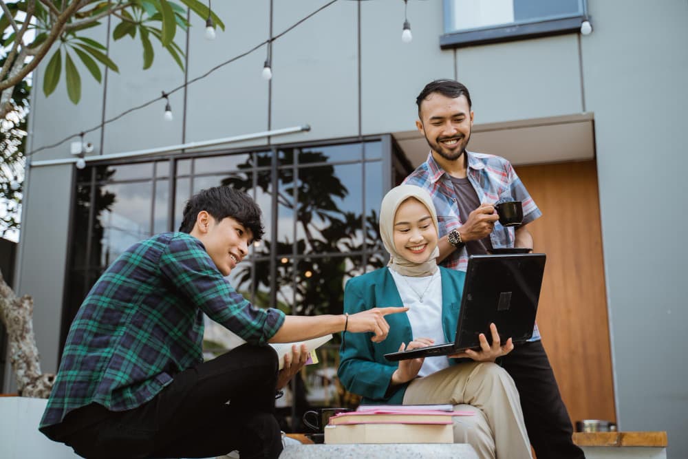 Top 10 Startups to Build in Indonesia in 2024: Riding the Wave of Innovation